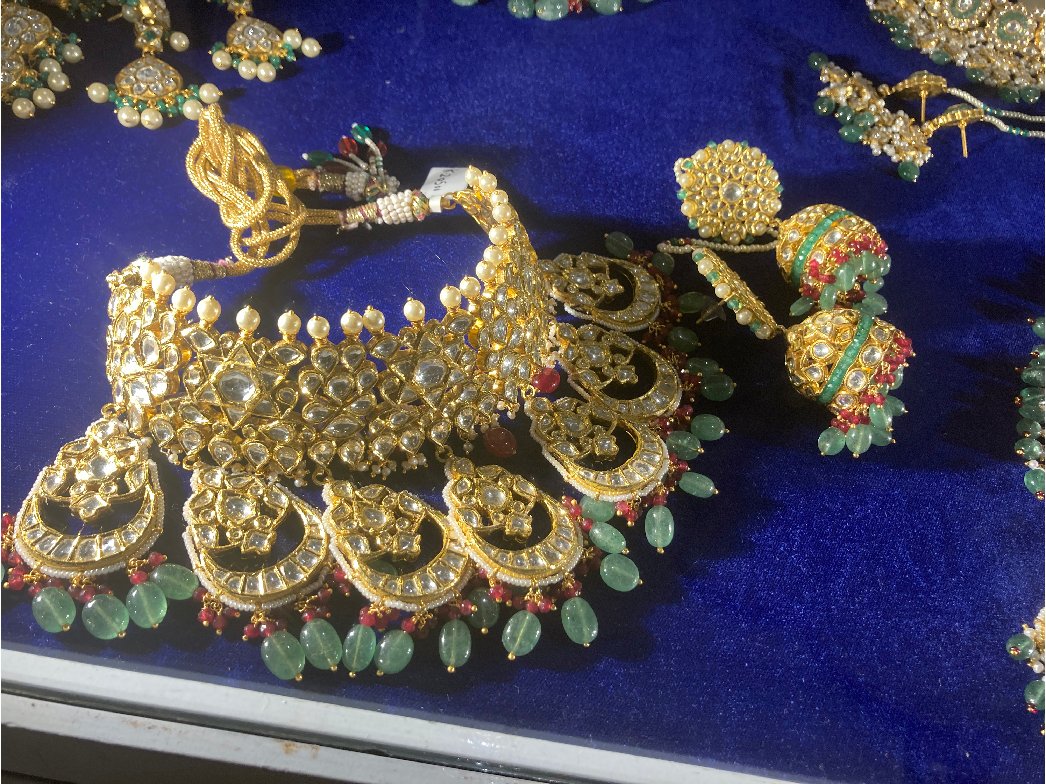 Stone_studded_Necklace_Noorish_Jewellery